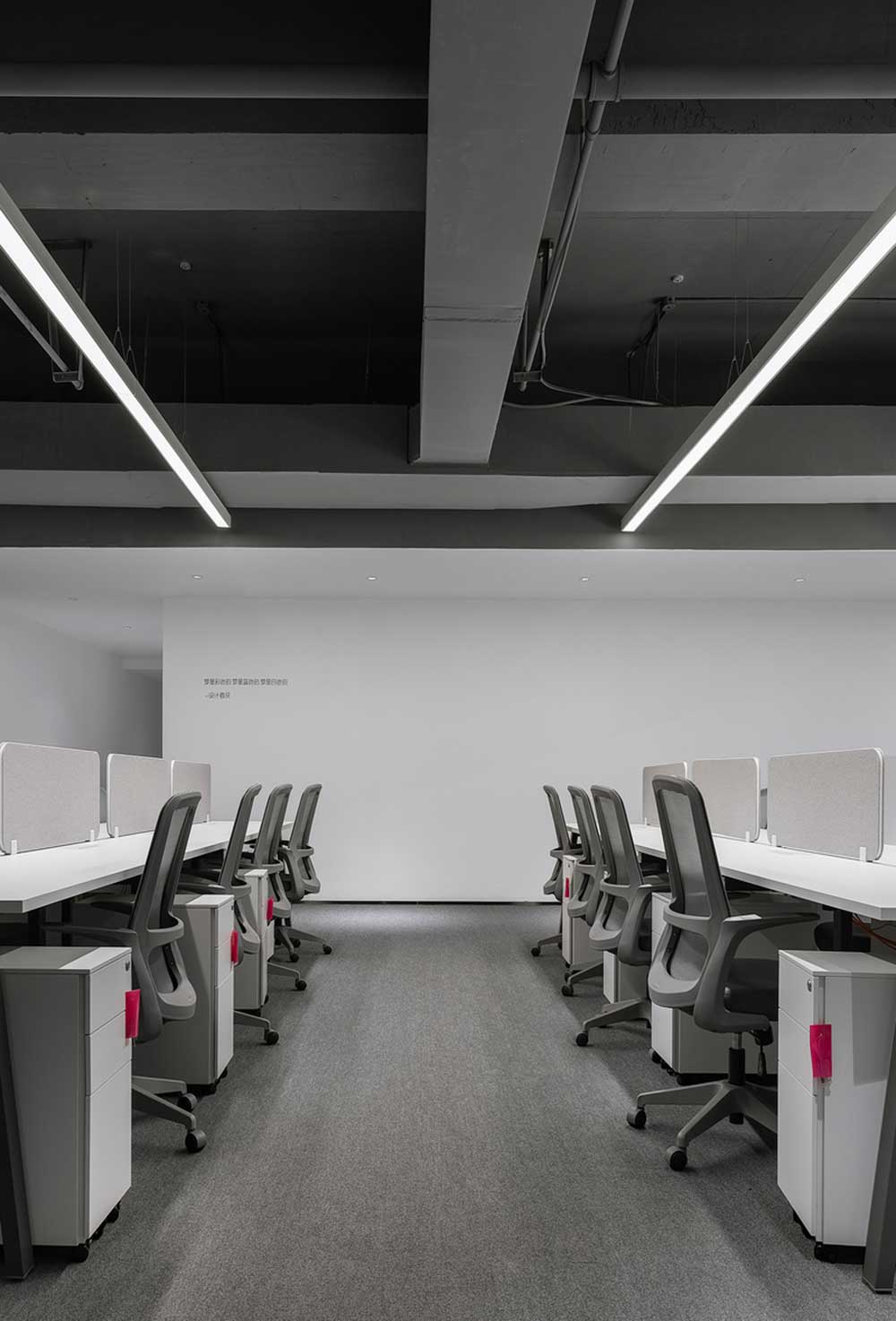 龍崗區(qū)啟迪協(xié)信深圳科技園簡約風格辦公室裝修線條吊燈 龍崗區(qū)啟迪協(xié)信深圳科技園簡約風格辦公室裝修線條吊燈