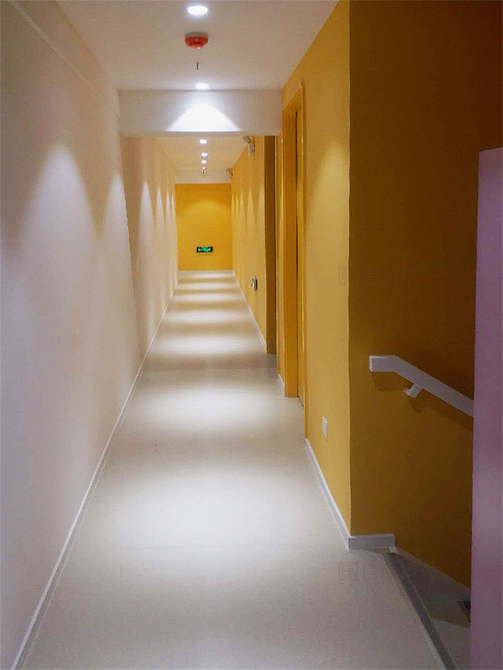 深圳市福田區(qū)音樂(lè)培訓(xùn)教室過(guò)道