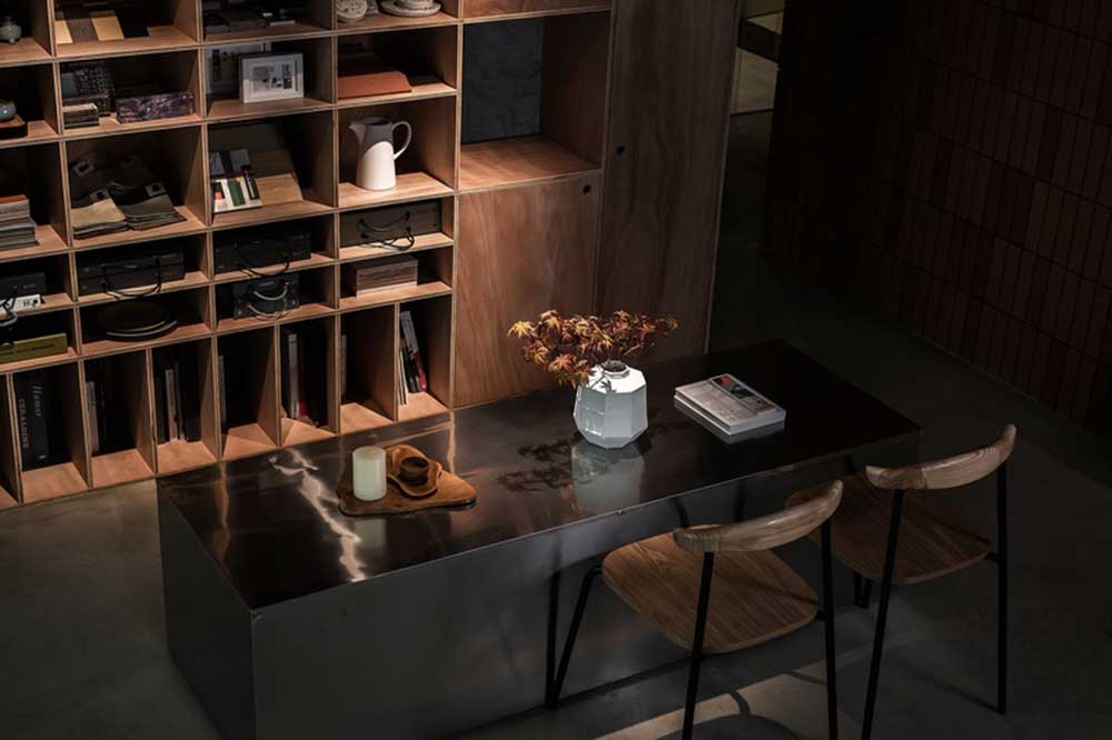 深圳國際影視文化城簡約風格辦公室裝修不銹鋼陳列展示臺 深圳國際影視文化城簡約風格辦公室裝修不銹鋼陳列展示臺