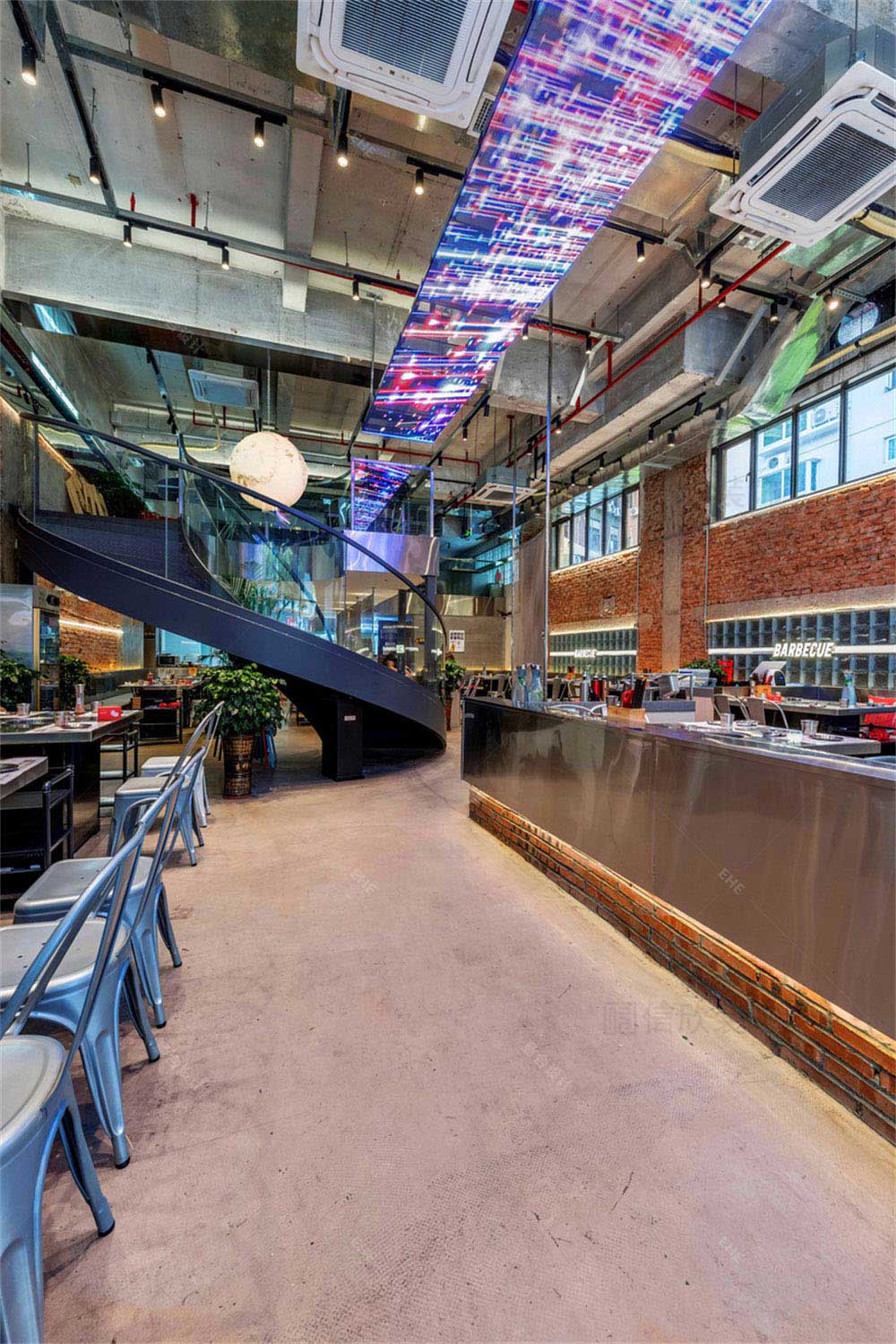 工業風烤肉店餐飲裝修設計實景案例綠植裝飾 工業風烤肉店餐飲裝修設計實景案例綠植裝飾