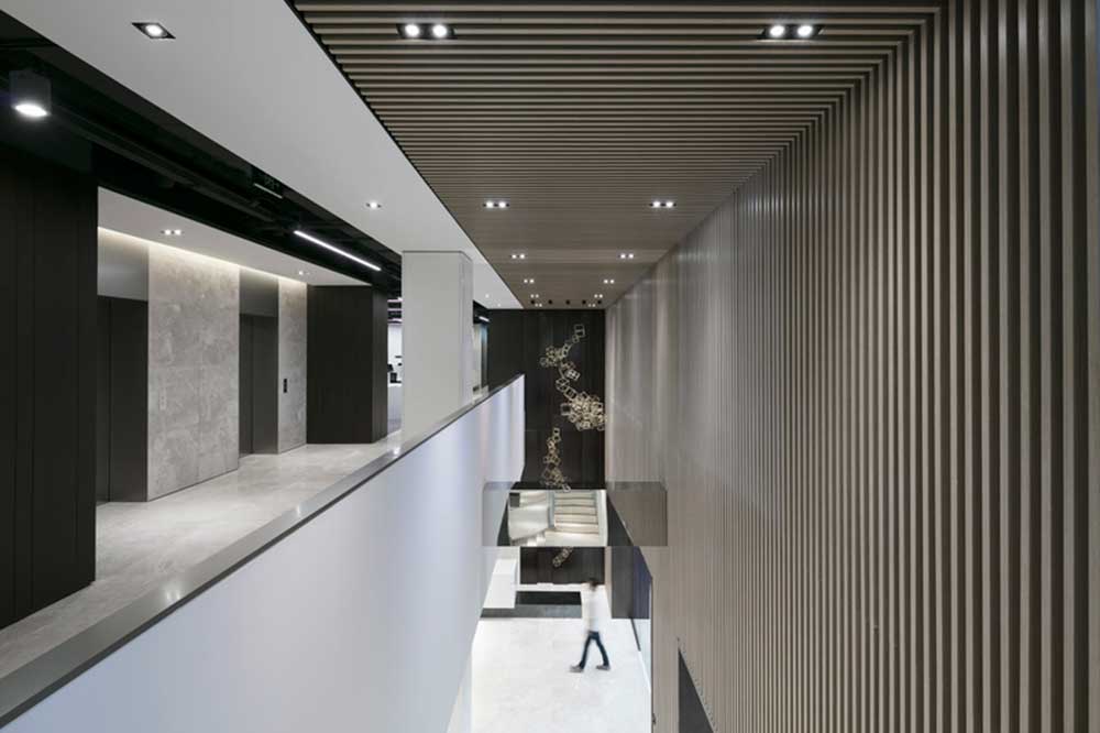 大鵬新區(qū)鑫園廣場現(xiàn)代風(fēng)格辦公室裝修中空走廊 大鵬新區(qū)鑫園廣場現(xiàn)代風(fēng)格辦公室裝修中空走廊