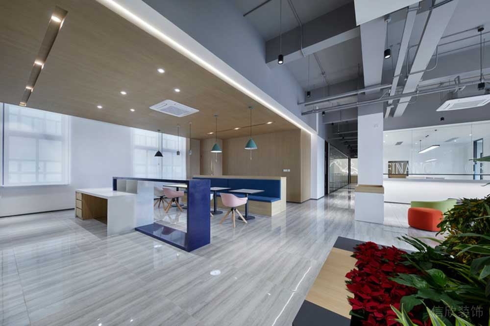 寶安區(qū)朗峻廣場(chǎng)現(xiàn)代簡(jiǎn)約風(fēng)格辦公室裝修設(shè)計(jì)綠植裝飾