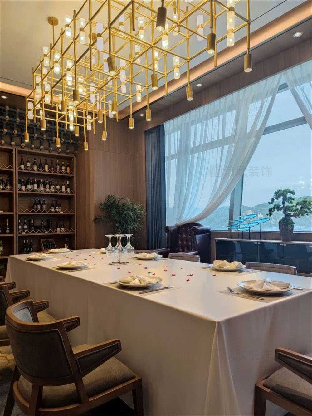 深圳龍崗藍調輕奢風格酒吧裝修設計多功能包房用餐區 深圳龍崗藍調輕奢風格酒吧裝修設計多功能包房用餐區