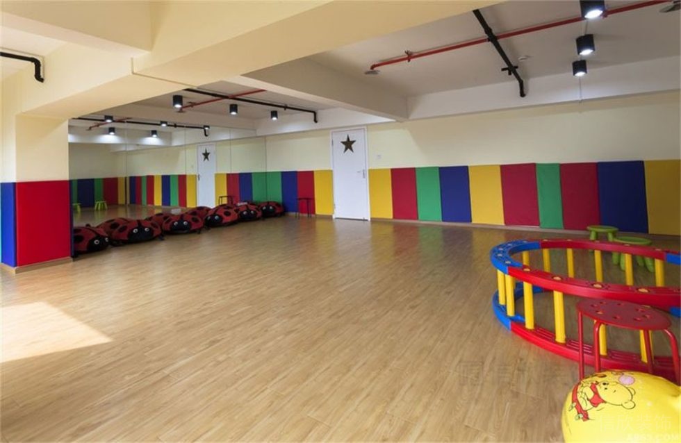 深圳市龍華區(qū)觀瀾童星璀璨西南國際培訓(xùn)學(xué)校舞蹈室 深圳市龍華區(qū)觀瀾童星璀璨西南國際培訓(xùn)學(xué)校舞蹈室