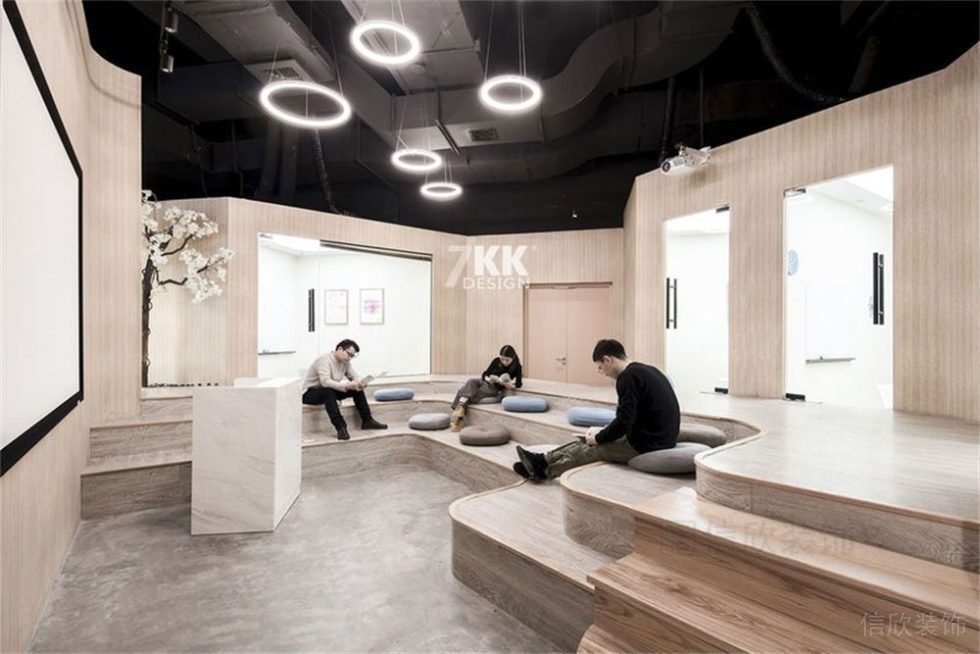 深圳市龍崗區(qū)平湖長(zhǎng)寧教育機(jī)構(gòu)大課室 深圳市龍崗區(qū)平湖長(zhǎng)寧教育機(jī)構(gòu)大課室