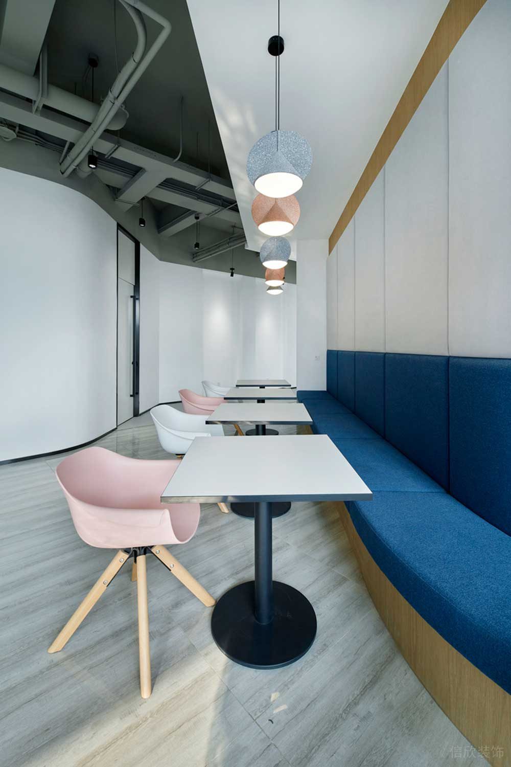 寶安區(qū)朗峻廣場(chǎng)現(xiàn)代簡(jiǎn)約風(fēng)格辦公室裝修設(shè)計(jì)洽談區(qū)