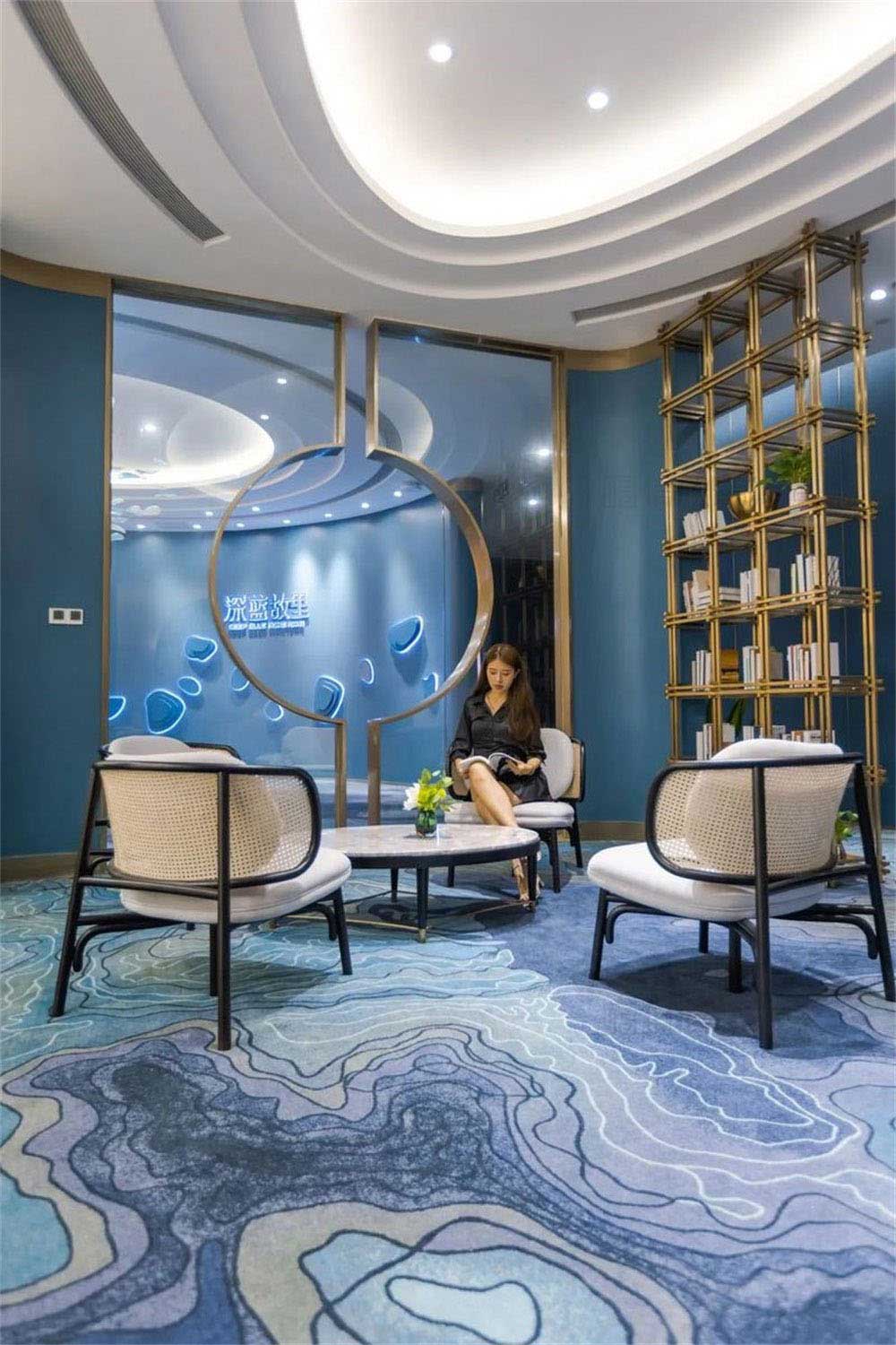 深圳龍崗藍調輕奢風格酒吧裝修設計天花 深圳龍崗藍調輕奢風格酒吧裝修設計天花