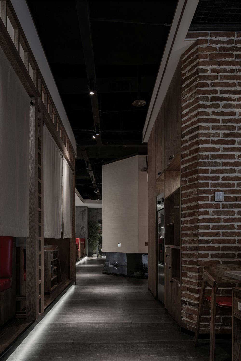 深圳羅湖工業風火鍋店裝修設計過道 深圳羅湖工業風火鍋店裝修設計過道