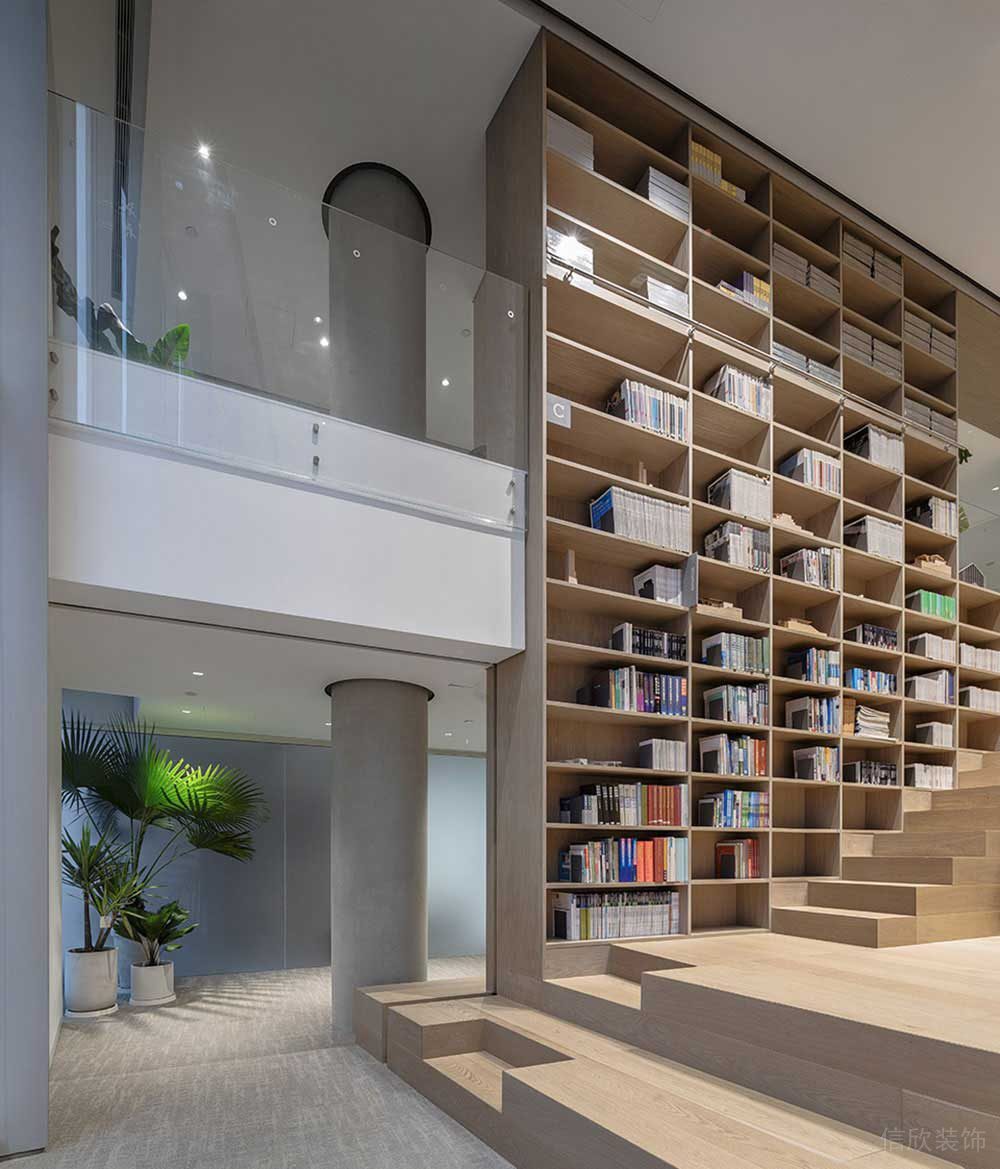 現(xiàn)代北歐風(fēng)格商務(wù)辦公空間過廊休閑閱覽區(qū)裝修圖