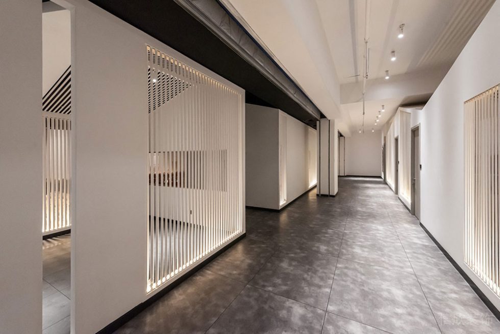 現(xiàn)代風(fēng)格辦公室項(xiàng)目過(guò)廊空間裝修圖