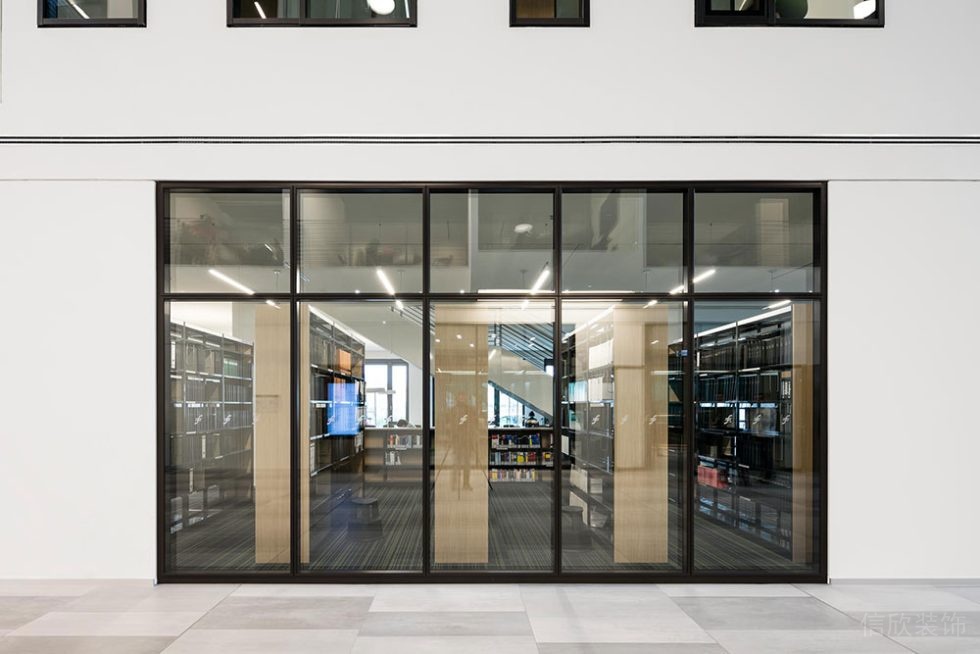 現(xiàn)代風(fēng)格商務(wù)辦公場(chǎng)所門(mén)廊設(shè)計(jì)裝修圖