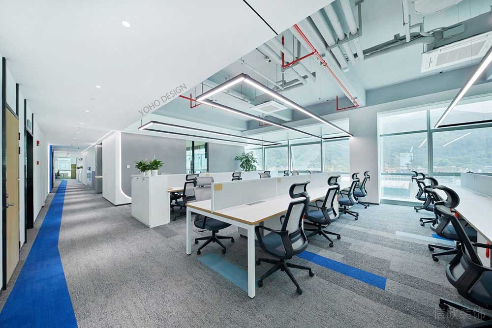 現(xiàn)代工業(yè)風商務辦公空間員工辦公區(qū)裝修圖