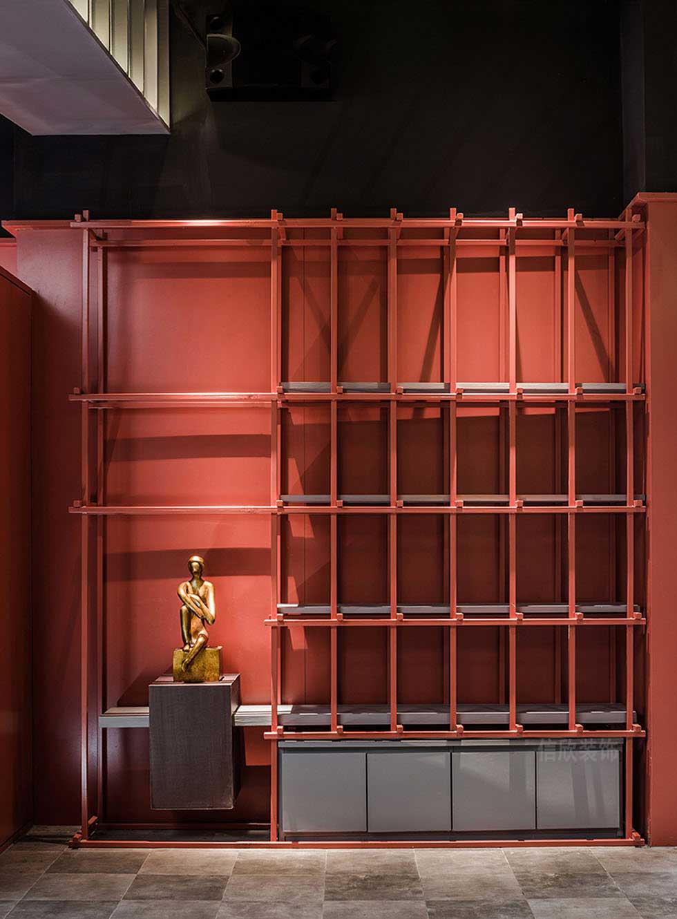 深圳寶安紅色美發(fā)店過(guò)道裝修設(shè)計(jì) 深圳寶安紅色美發(fā)店過(guò)道裝修設(shè)計(jì)