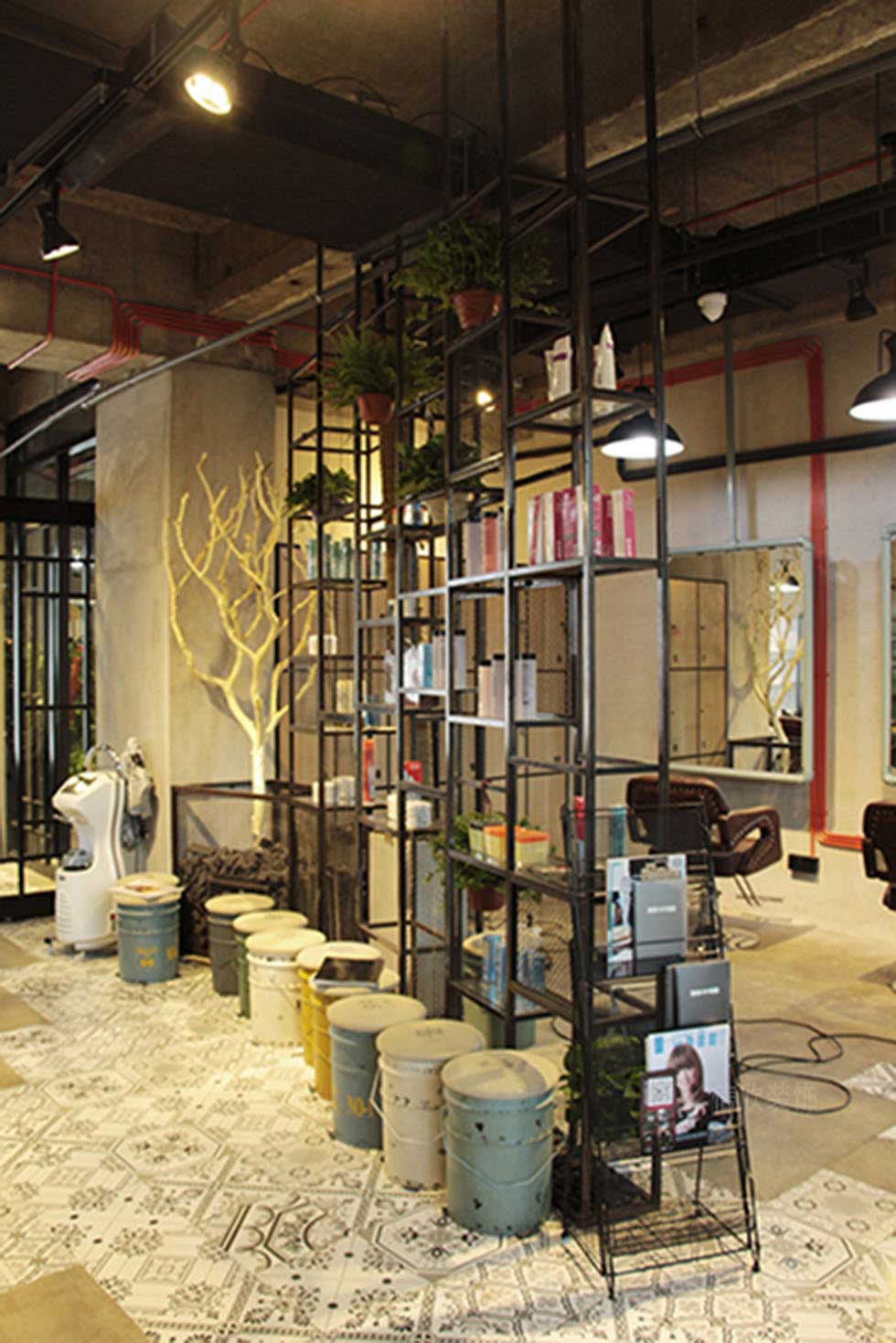 深圳龍崗美發(fā)店隔斷裝修設(shè)計(jì)