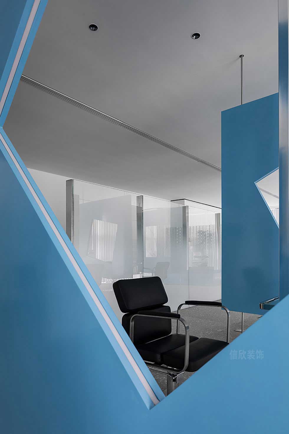 深圳福田藍(lán)色的美發(fā)會所裝修設(shè)計 深圳福田藍(lán)色的美發(fā)會所裝修設(shè)計
