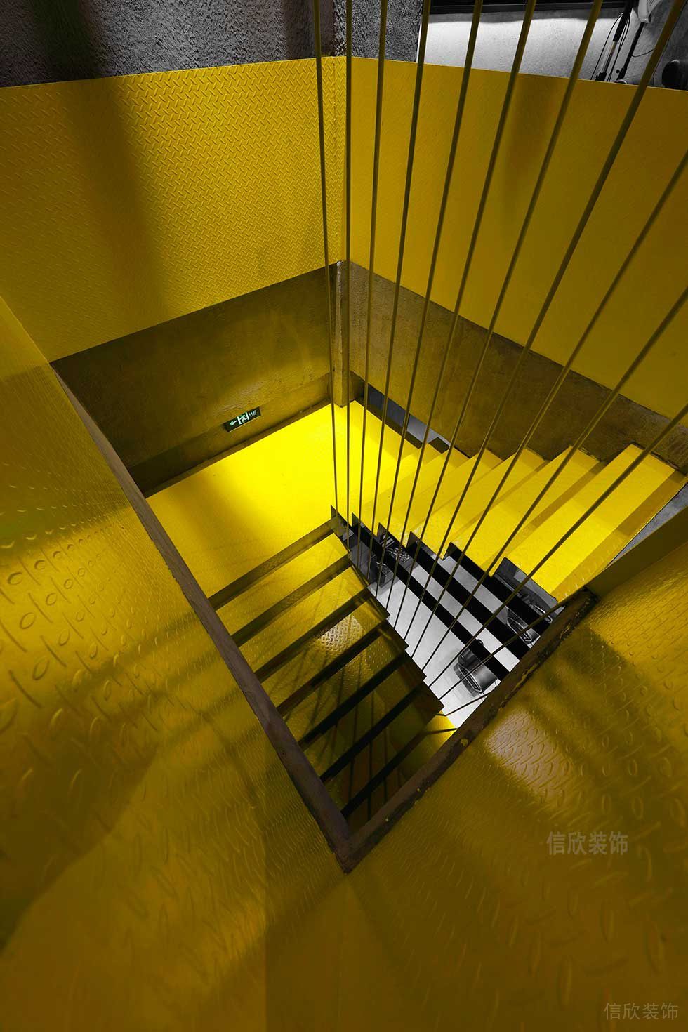 深圳鹽田工業(yè)風美發(fā)店樓梯裝修設計 深圳鹽田工業(yè)風美發(fā)店樓梯裝修設計