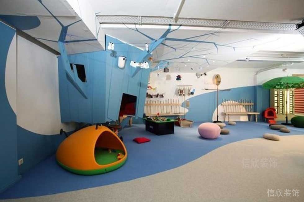 藍(lán)色墻繪童趣設(shè)計(jì)弧線地板效果圖pvc地板娛樂區(qū)培訓(xùn)機(jī)構(gòu)裝修