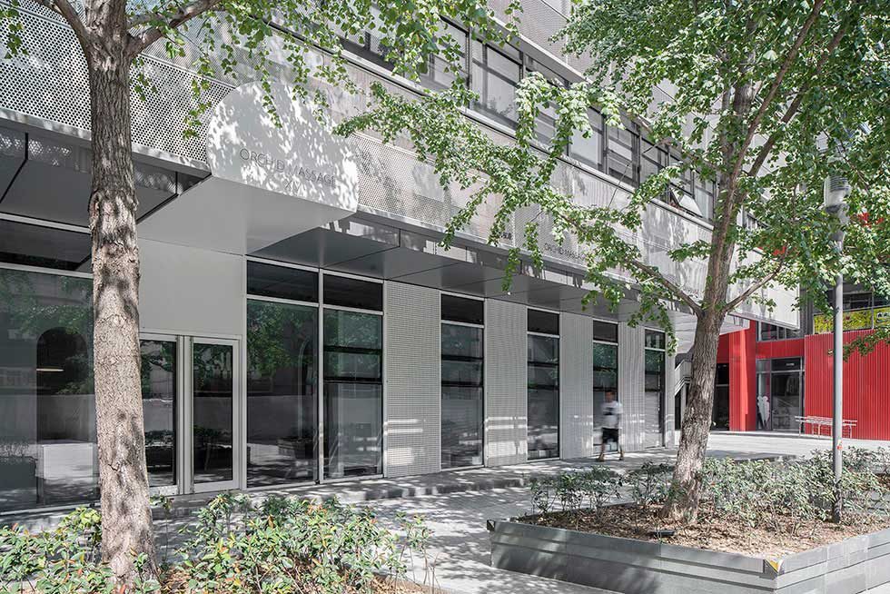 工作室戶外休息區(qū)外觀設計效果圖玻璃墻體效果