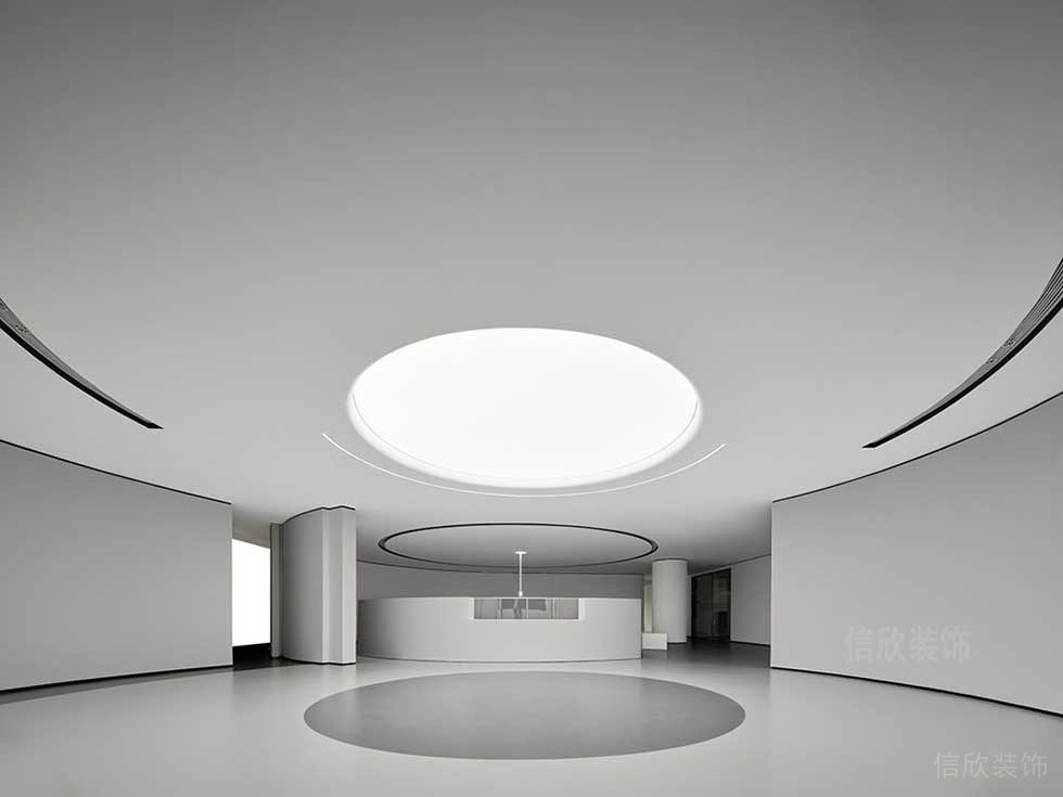 極簡風(fēng)格辦公室中庭廊廳裝修圖