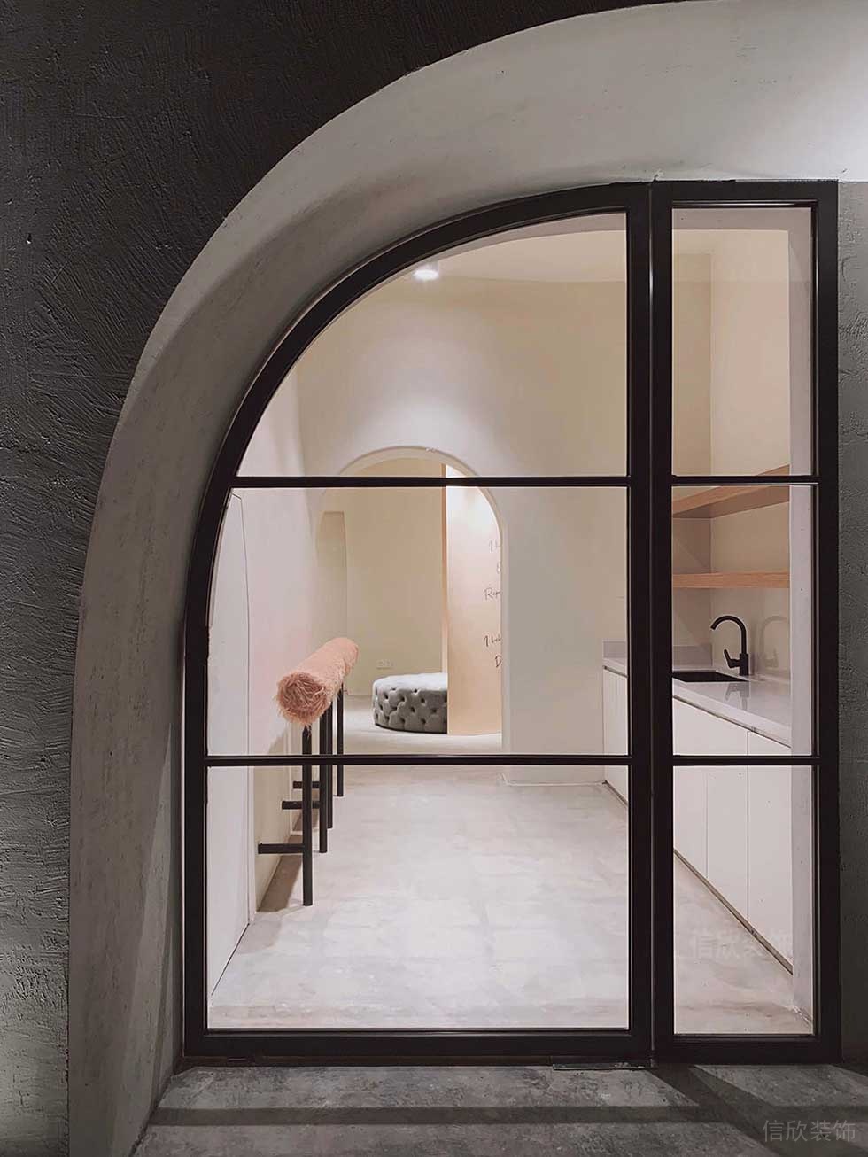 簡約北歐風(fēng)辦公室案例入口異型門洞裝修圖