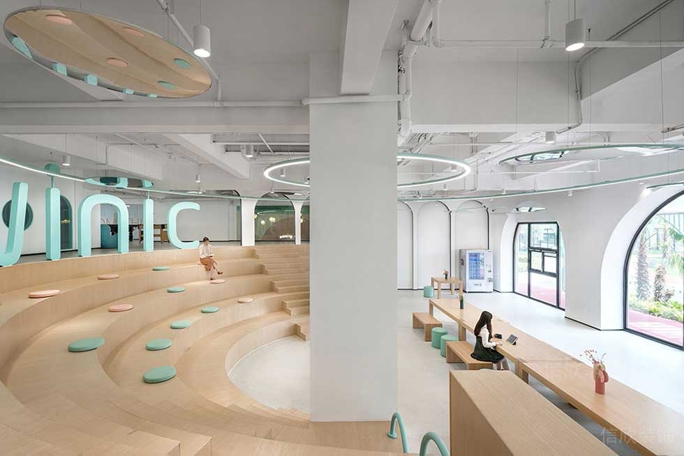 現(xiàn)代北歐風(fēng)辦公室階梯式休閑閱讀廳裝修圖