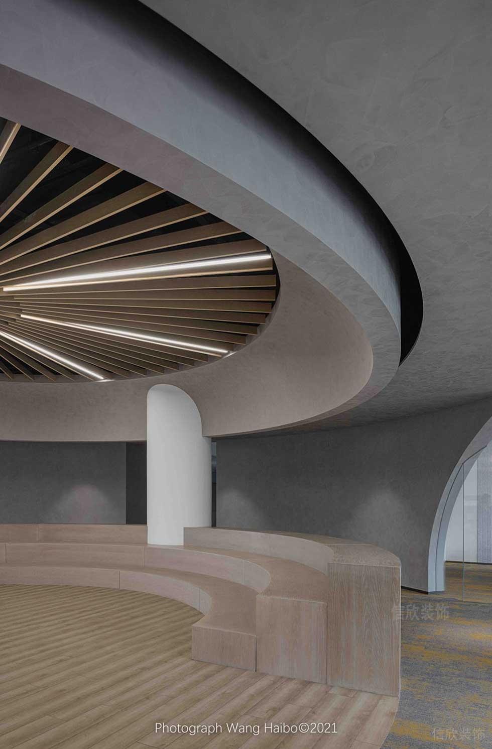 現(xiàn)代簡約風格辦公空間階梯式休閑廳效果圖