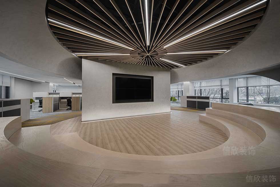 現(xiàn)代簡約風格辦公室案例階梯式休閑活動廳裝修圖