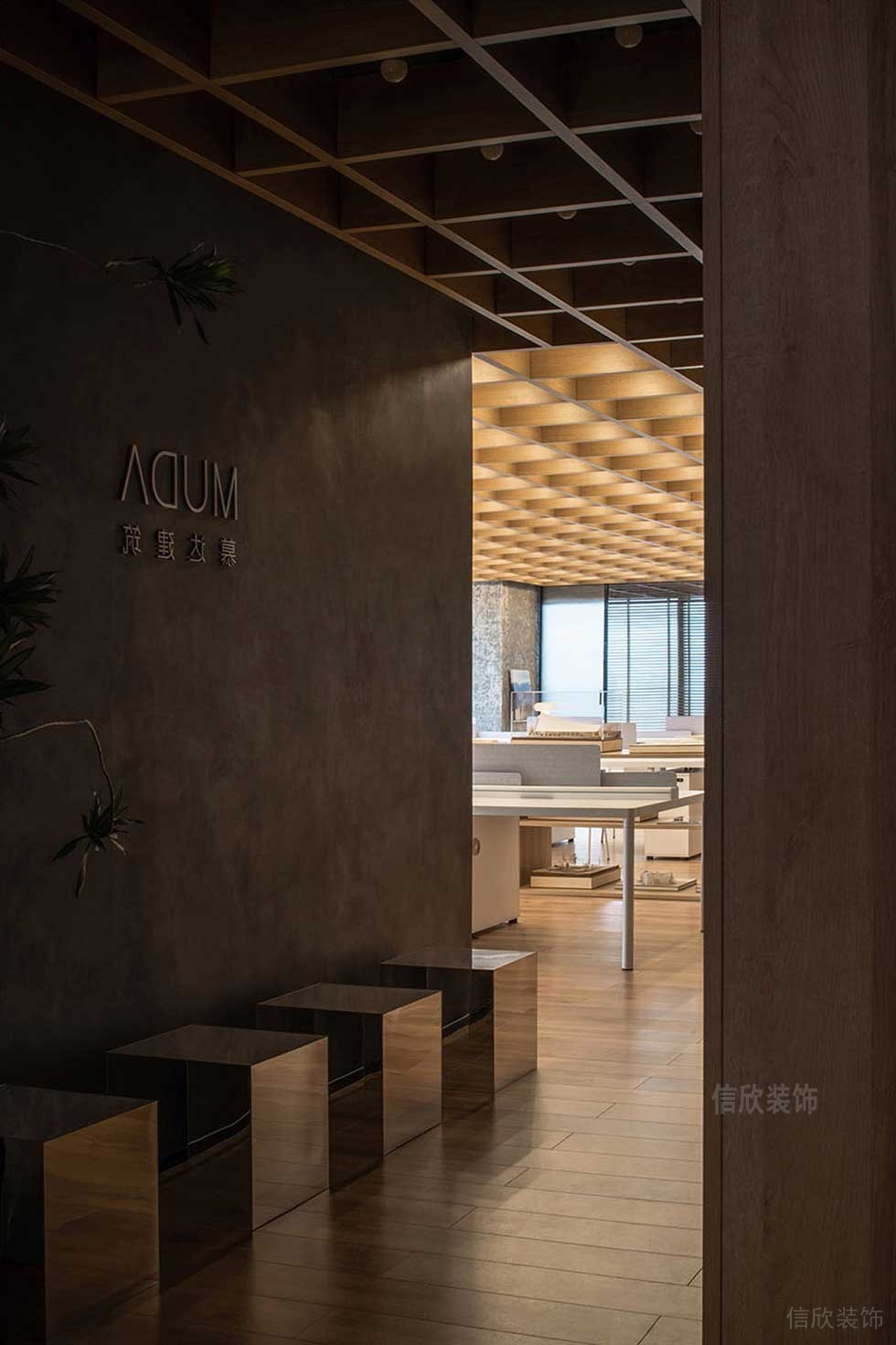 現(xiàn)代簡(jiǎn)約風(fēng)格辦公室入口過(guò)道效果圖