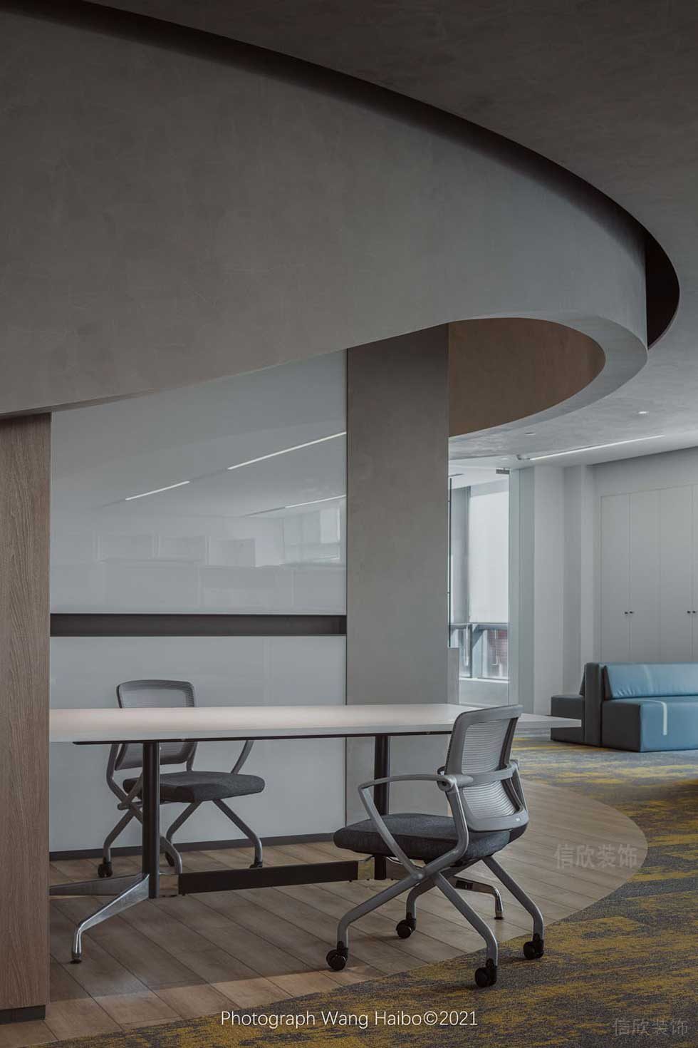 現(xiàn)代簡約風格企業(yè)辦公室公共辦公區(qū)裝修圖