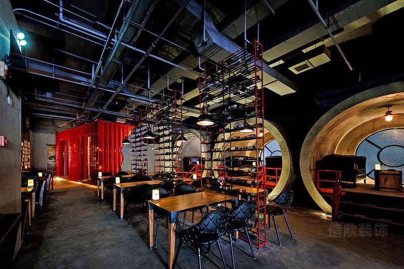 工業(yè)風(fēng)格的品酒區(qū)