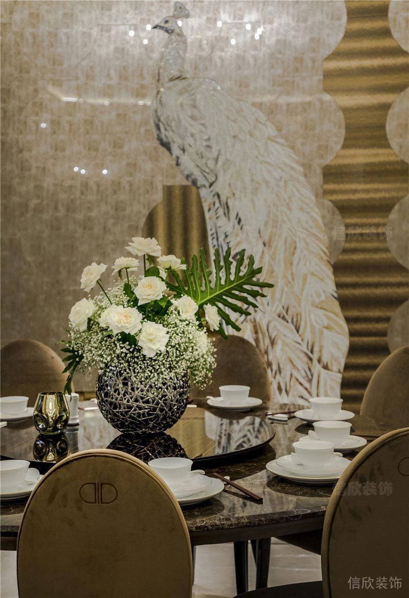 深圳市龍華區(qū)仁山智水別墅餐廳背景墻