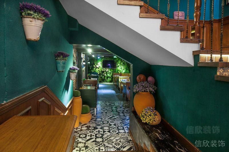 深圳前海餐飲裝修設(shè)計公司案例 樓梯過道