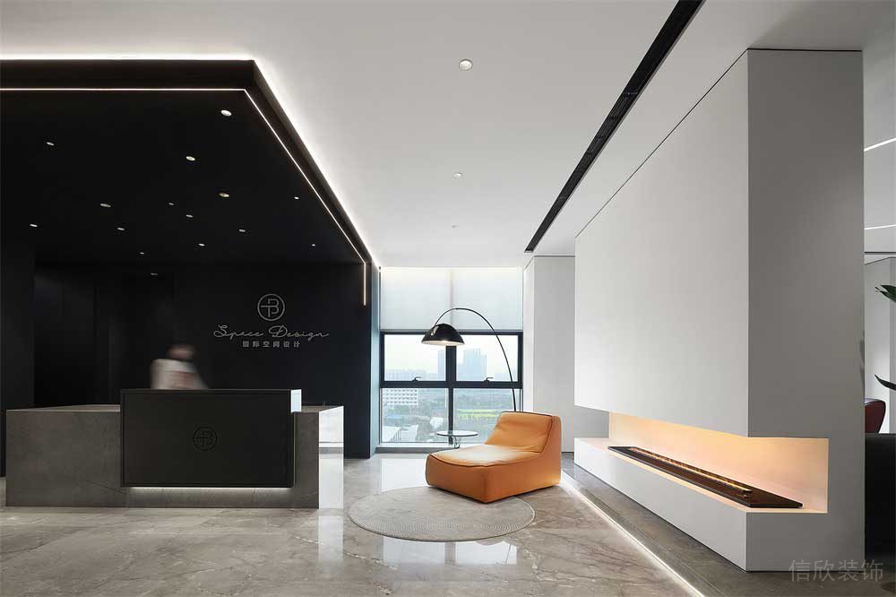 黑白色調(diào)前臺大理石環(huán)形燈飾設(shè)計(jì)休息區(qū)鏤空式墻體內(nèi)嵌加濕器效果