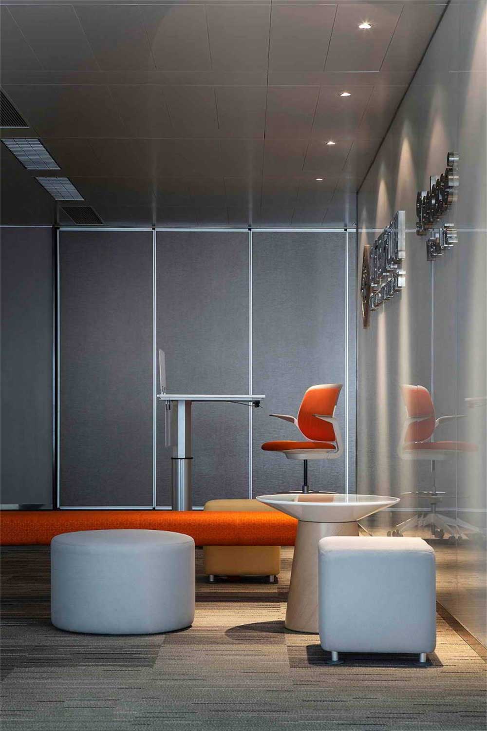 深圳福田500平方現(xiàn)代風格辦公室裝修地面鋪設