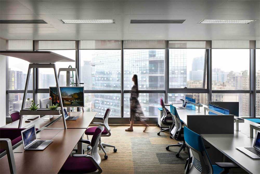 深圳福田500平方現(xiàn)代風格辦公室裝修辦公區(qū)采光效果