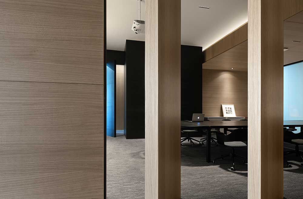 深圳市龍華1200平原木風(fēng)辦公室裝修設(shè)計會議室 深圳市龍華1200平原木風(fēng)辦公室裝修設(shè)計會議室