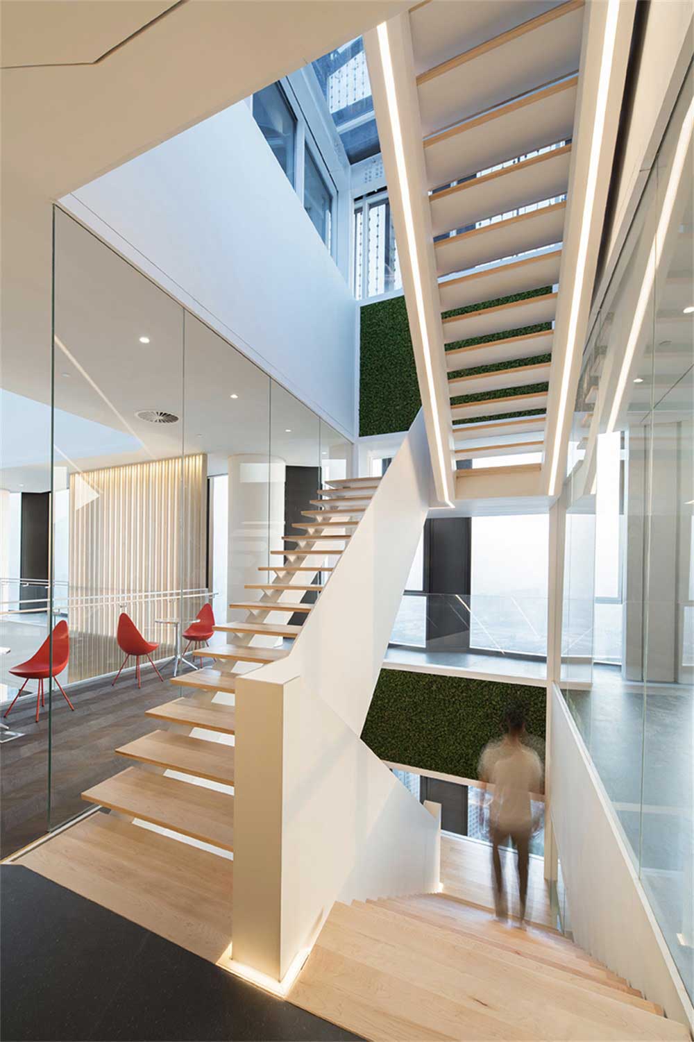 深圳市龍崗邁科集團現(xiàn)代風格辦公室裝修樓梯 深圳市龍崗邁科集團現(xiàn)代風格辦公室裝修樓梯