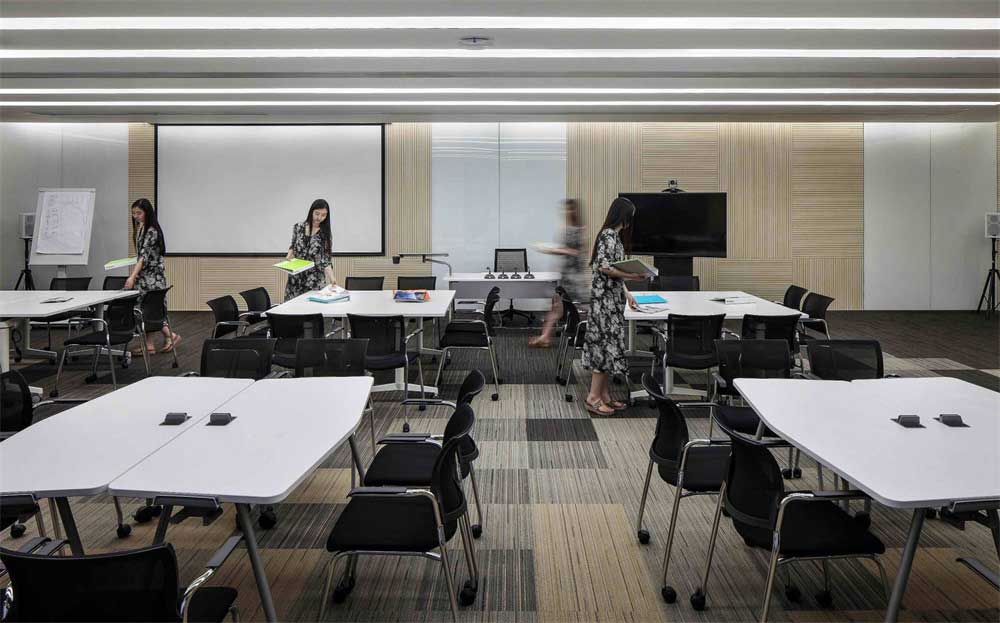 深圳福田500平方現(xiàn)代風格辦公室裝修多功能會議室