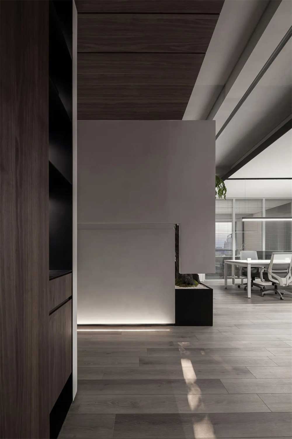 深圳寶安300平方極簡風(fēng)格辦公室裝修燈光效果