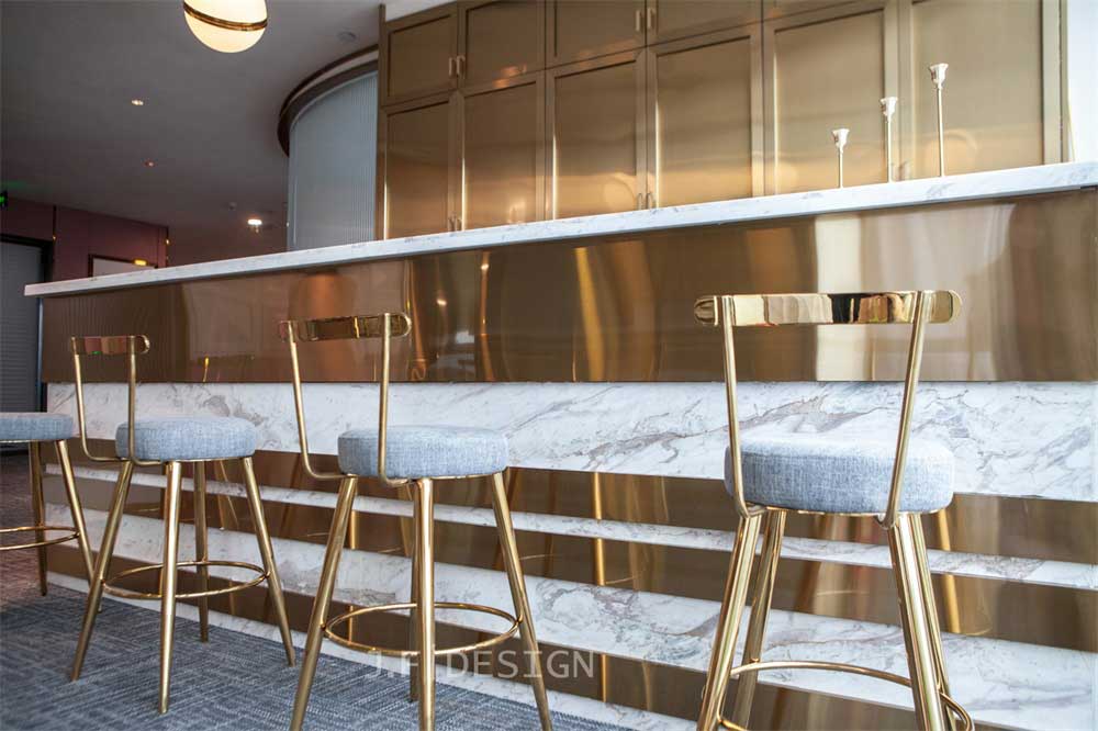 深圳市龍華600平輕奢風辦公室裝修吧臺區