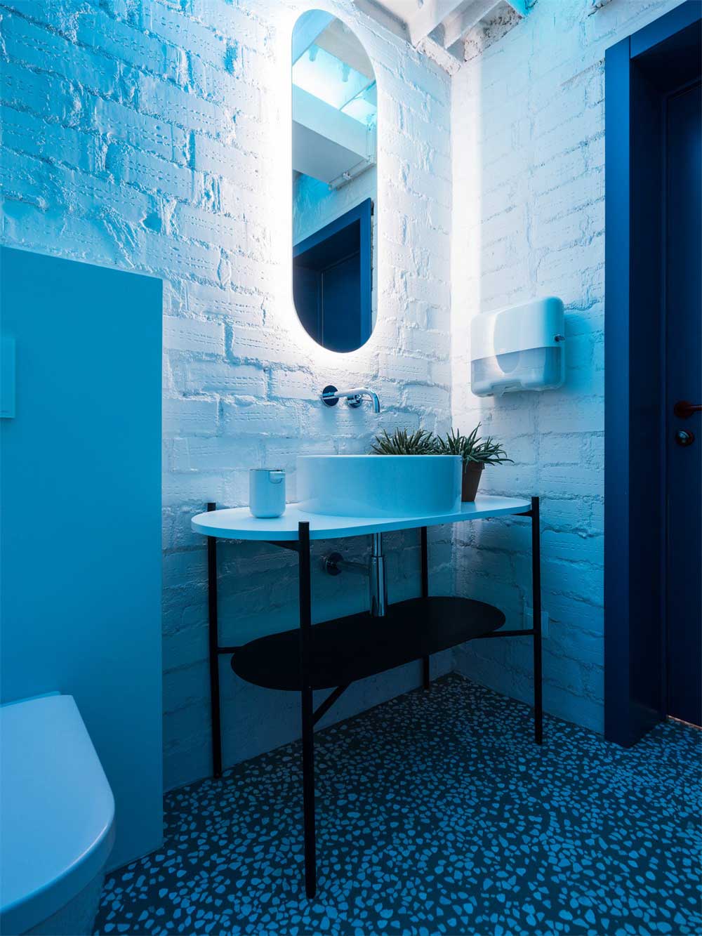 深圳市寶安維佐游戲辦公室裝修衛生間 深圳市寶安維佐游戲辦公室裝修衛生間