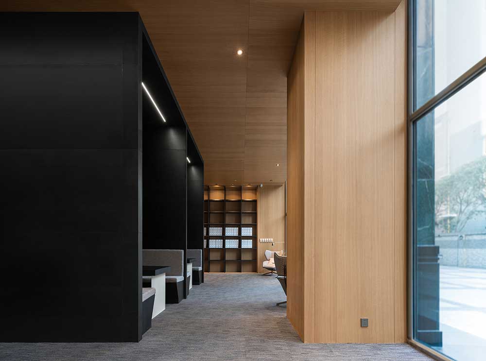 深圳市龍華1200平原木風(fēng)辦公室裝修設(shè)計洽談區(qū) 深圳市龍華1200平原木風(fēng)辦公室裝修設(shè)計洽談區(qū)