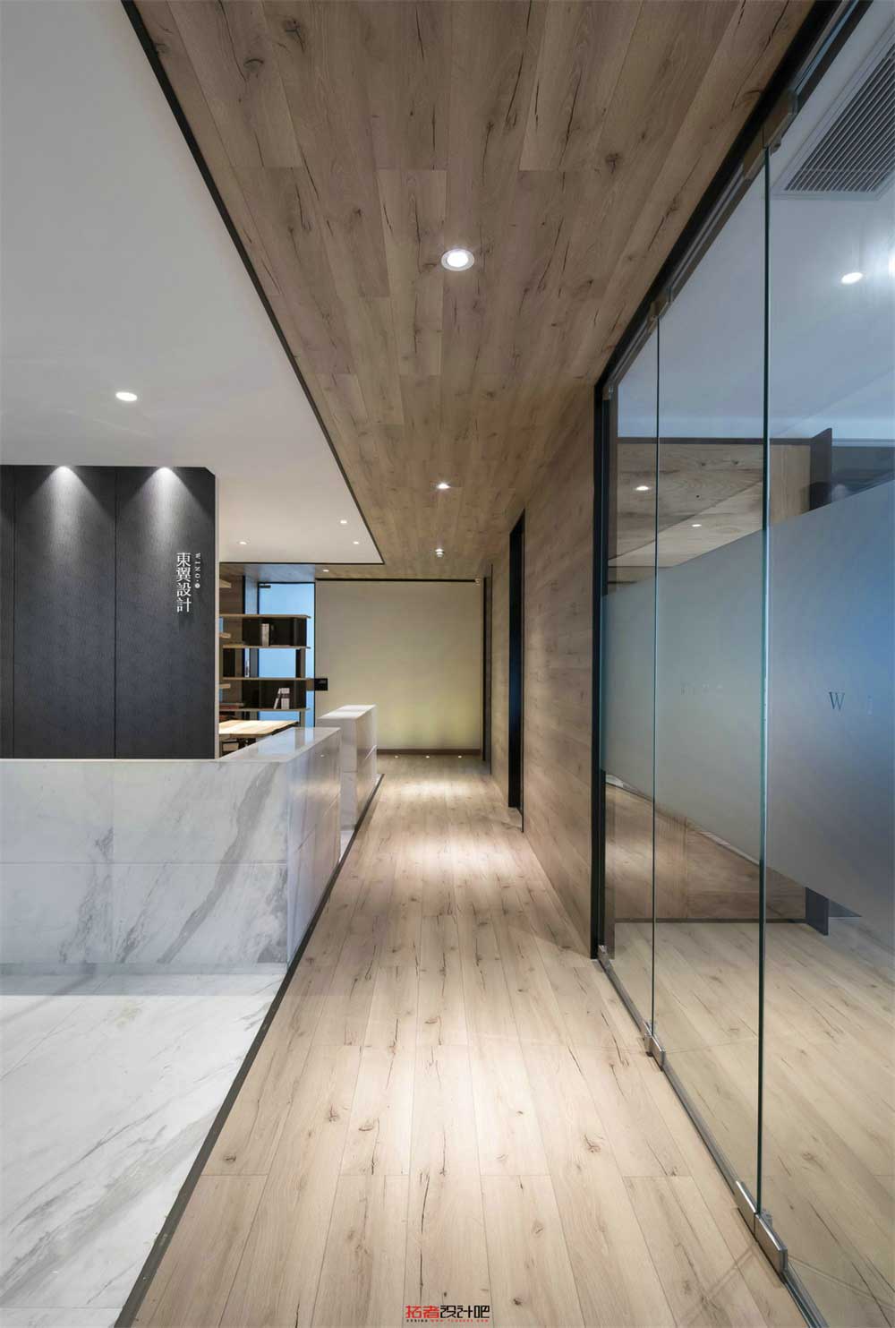 深圳南山智慧廣場(chǎng)新中式風(fēng)格辦公室裝修設(shè)計(jì)案例過(guò)道