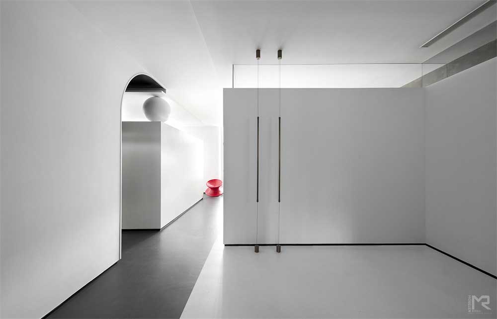 深圳福田區簡約黑白藝術辦公室設計裝修-前廳 深圳福田區簡約黑白藝術辦公室設計裝修-前廳