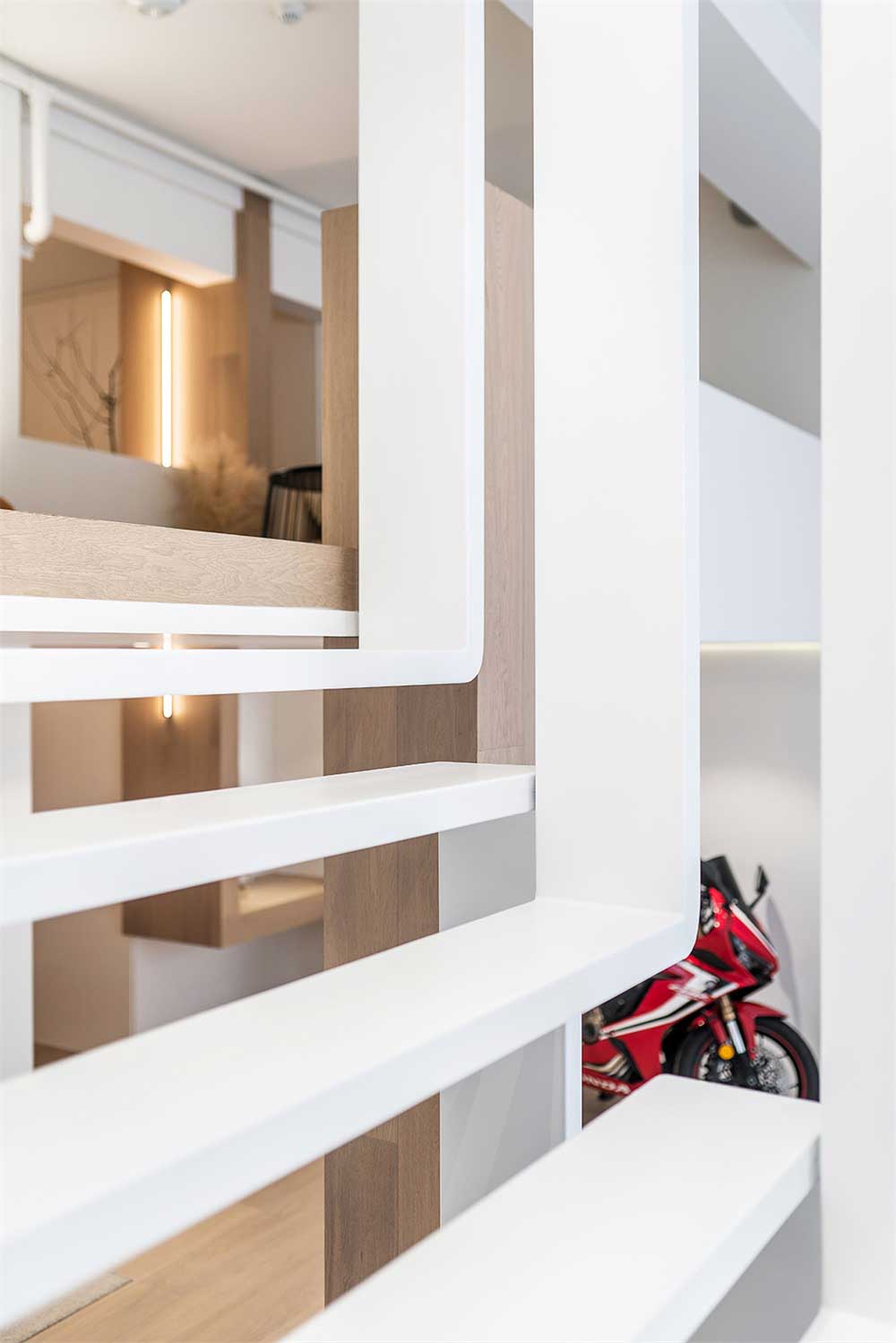 深圳市福田區(qū)上下沙公寓式辦公室裝修樓梯 深圳市福田區(qū)上下沙公寓式辦公室裝修樓梯