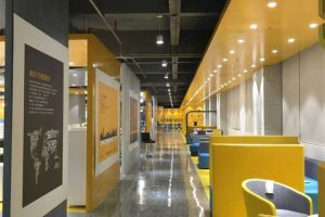 工業(yè)風辦公家具展廳裝修設(shè)計