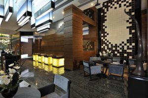 大理石暗色地板設計木質天花燈飾效果圖辦公室大廳裝修