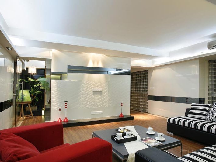 紅色沙發(fā)客廳裝修實(shí)木地板現(xiàn)代簡約風(fēng)木飾面裝修圖