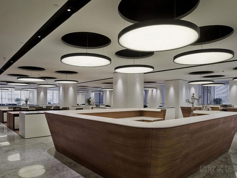 木質(zhì)前臺桌客服中心辦公室接待處天花圓形led燈飾效果圖