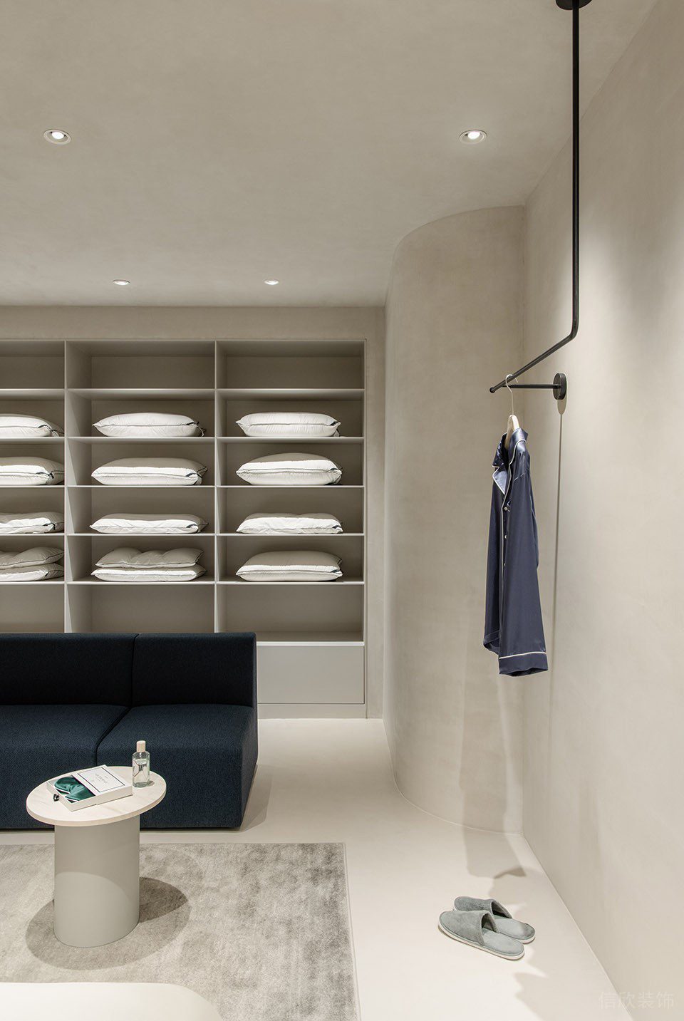 深圳市龍崗區(qū)中心城現(xiàn)代風(fēng)科技枕專賣店裝修休息區(qū)